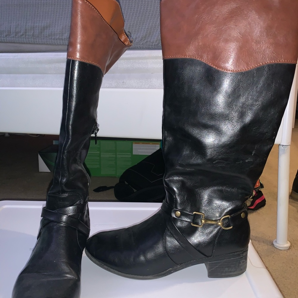 Black Boots with brown stripe